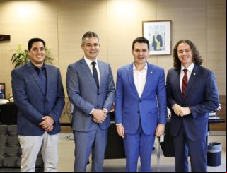 Veneziano acompanha prefeito de Cabedelo em audiência no Ministério das Cidades para tratar de obras de drenagem
