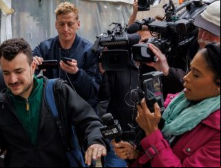 Juiz decide contra prisão de ativista pró-Palestina, mas dá prazo para governo Trump se manifestar