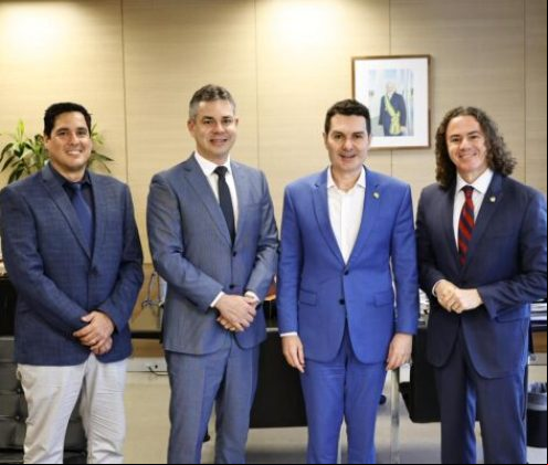 Veneziano acompanha prefeito de Cabedelo em audiência no Ministério das Cidades para tratar de obras de drenagem