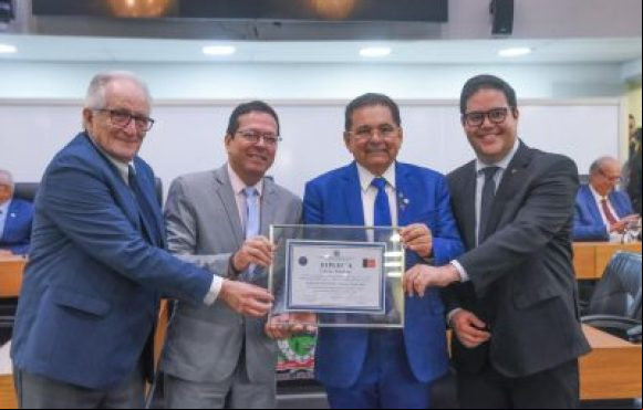ALPB concede cidadania paraibana ao juiz Kéops de Vasconcelos