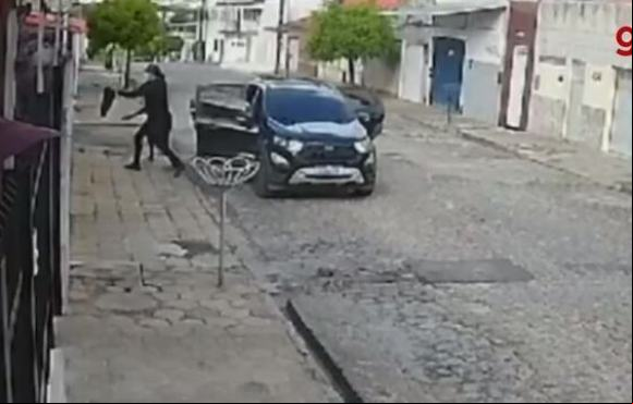 Grupo é preso suspeito de invadir e roubar casas em Campina Grande