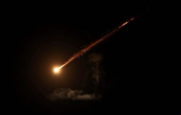Sirenes de alerta voltam a soar em Israel após novos disparos de mísseis do Irã 